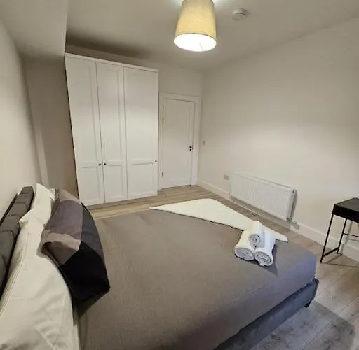 Spacious And Cosy House דבלין