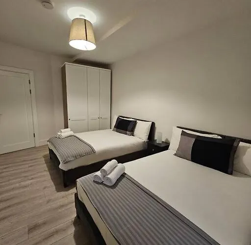 Spacious And Cosy House דירה דבלין