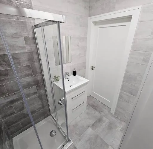 Spacious And Cosy House דירה