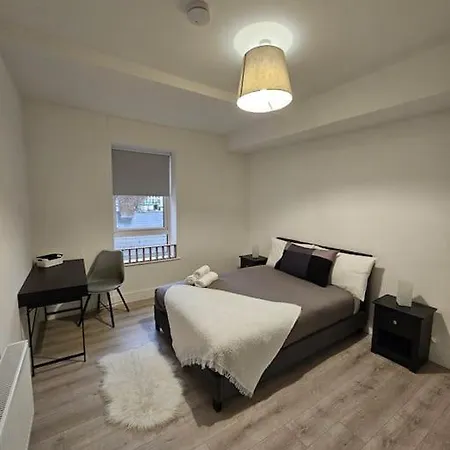Apartment Spacious And Cosy House