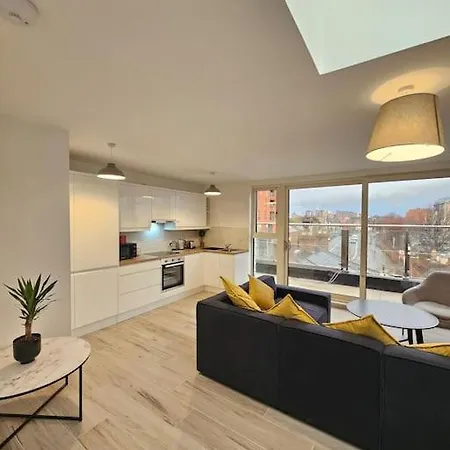 Spacious And Cosy House 公寓