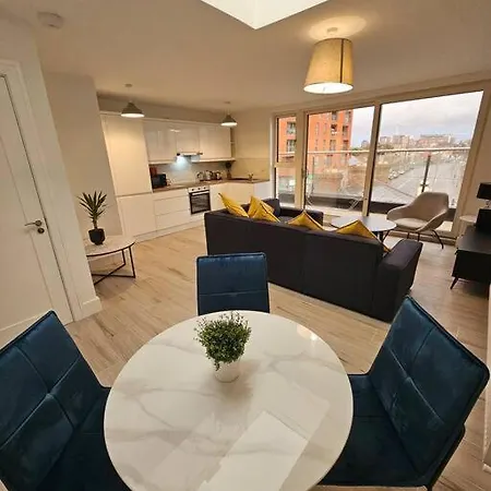 Spacious And Cosy House * دبلن