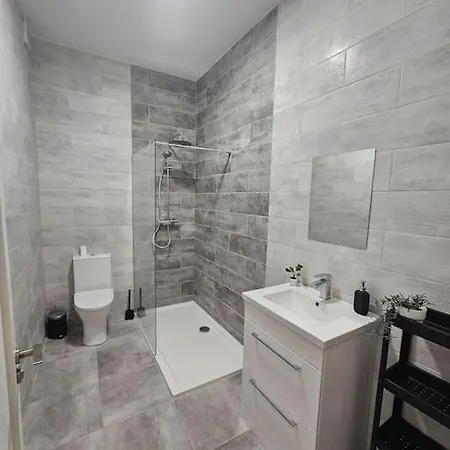 Spacious And Cosy House شقة *